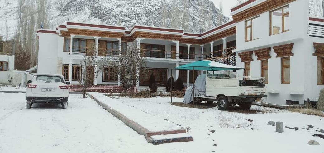 Hotel Nubra Residency Charasa Екстер'єр фото