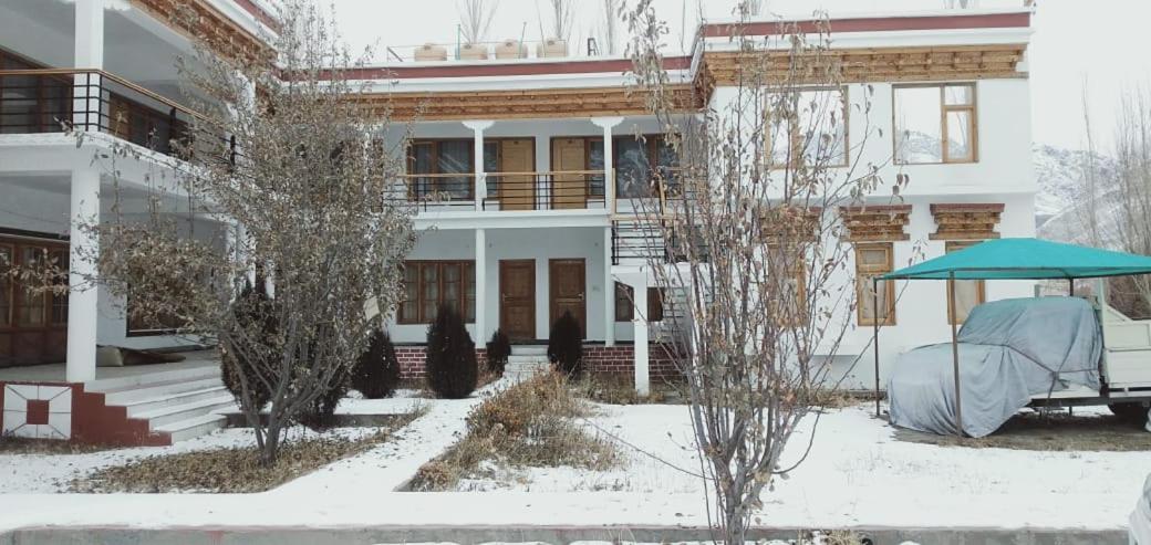 Hotel Nubra Residency Charasa Екстер'єр фото