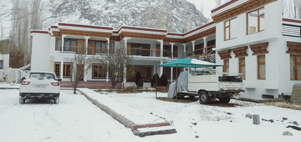 Hotel Nubra Residency Charasa Екстер'єр фото