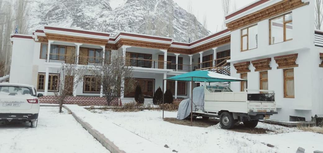 Hotel Nubra Residency Charasa Екстер'єр фото