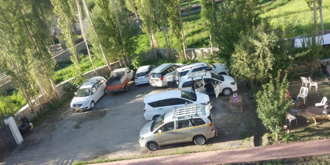 Hotel Nubra Residency Charasa Екстер'єр фото