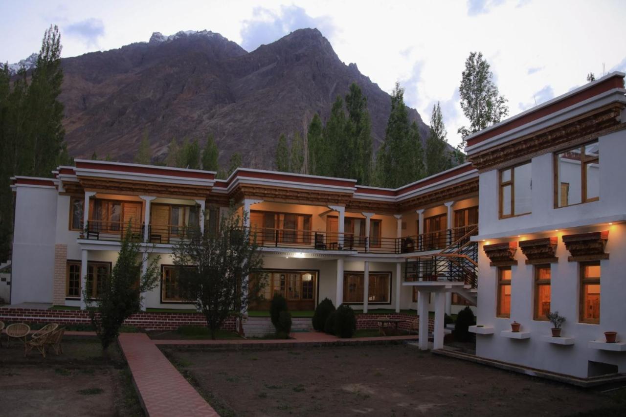 Hotel Nubra Residency Charasa Екстер'єр фото